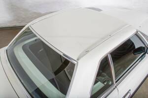 Image 14/30 of Mercedes-Benz 350 SL (1972)