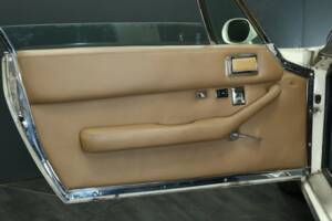 Image 9/50 of Jensen Interceptor  MK III (1974)