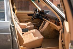 Bild 44/76 von Mercedes-Benz 500 SEL (1985)