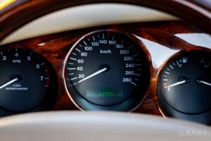 Image 60/70 of Jaguar XKR (2004)