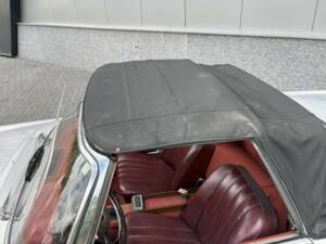 Image 15/50 of Mercedes-Benz 230 SL (1966)