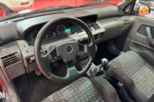 Immagine 16/23 di Renault Clio I 1.8 16V (1991)