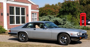 Image 2/20 of Jaguar XJ S H.E. (1981)