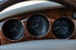 Image 71/91 de Jaguar XK8 4.0 (2000)