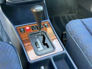 Bild 16/21 von Mercedes-Benz 190 E 1.8 (1990)