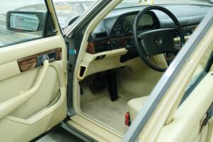 Bild 40/50 von Mercedes-Benz 500 SEL (1983)