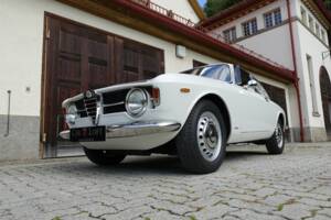 Bild 23/67 von Alfa Romeo Giulia 1300 GT Junior (1968)