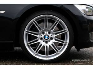 Image 27/32 de BMW 335i (2008)