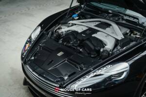 Imagen 12/22 de Aston Martin Vanquish (2017)