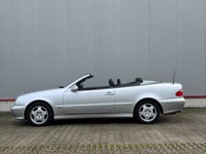Image 4/50 of Mercedes-Benz CLK 230 Kompressor (2001)