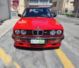 Immagine 9/50 di BMW 320i (1989)