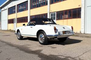 Image 4/23 of Alfa Romeo Giulia 1600 Spider (1963)
