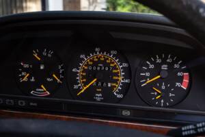 Bild 29/50 von Mercedes-Benz 500 SEL (1984)