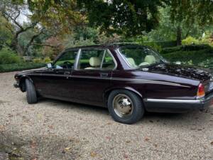 Afbeelding 4/8 van Daimler Double Six (1992)