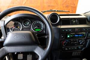 Bild 29/30 von Land Rover Defender 110 (2013)