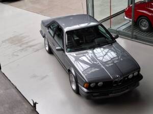 Image 3/33 of BMW M 635 CSi (1987)