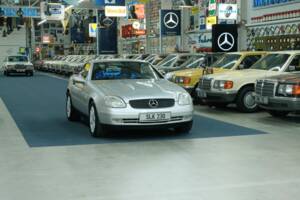 Immagine 6/50 di Mercedes-Benz SLK 230 Kompressor (1996)