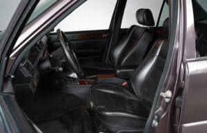 Bild 20/38 von Mercedes-Benz 500 E (1992)