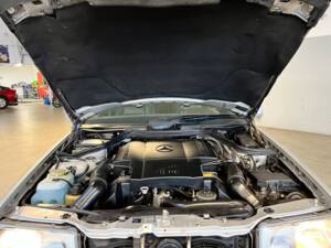 Afbeelding 31/62 van Mercedes-Benz E 500 (1995)
