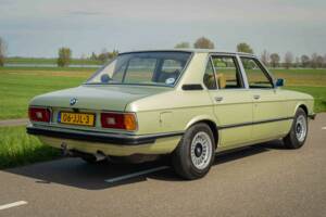 Image 7/8 de BMW 520/6 (1978)