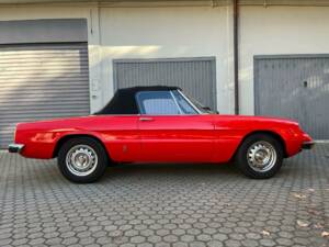 Bild 33/50 von Alfa Romeo Spider 1300 Junior (1973)