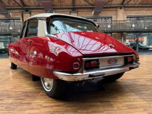 Image 15/37 of Citroën ID 19 (1967)