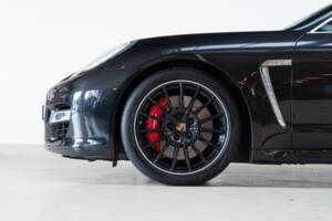 Image 26/31 of Porsche Panamera Turbo (2010)