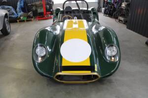 Image 28/80 of Lister Knobbly (1956)