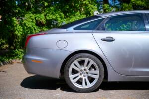 Image 19/50 of Jaguar XJ 5.0 (2012)