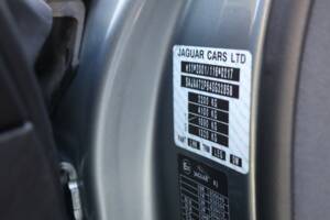 Image 25/50 of Jaguar XJ 8 4.2 (2004)