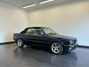 Bild 9/50 von BMW 325i (1989)