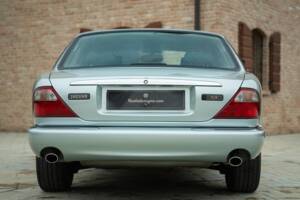 Image 15/50 de Jaguar XJ 8 Sovereign (1997)