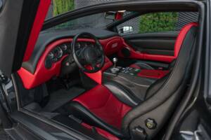 Image 7/31 of Lamborghini Diablo VT 6.0 (2001)