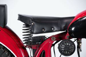 Image 43/50 de Moto Guzzi 250 SS (1950)