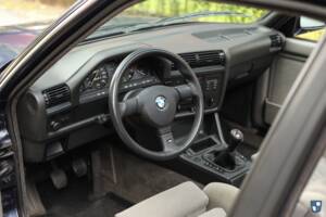 Image 22/82 of BMW 325ix (1989)