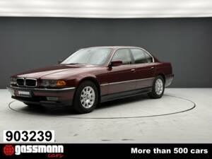 Immagine 1/15 di BMW 735i (2000)