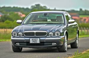 Image 5/50 of Jaguar XJ 8 4.2 (2007)