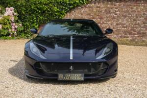 Image 23/50 of Ferrari 812 Superfast (2020)