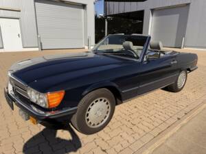 Afbeelding 4/59 van Mercedes-Benz 560 SL (1986)
