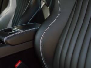 Image 60/96 of Aston Martin DB 9 GT "Bond Edition" (2015)