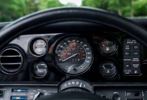 Image 18/28 of Bentley Continental (1988)