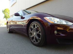 Image 17/98 of Maserati GranTurismo 4.2 (2008)