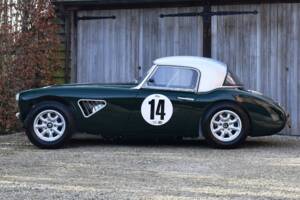 Image 2/29 of Austin-Healey 3000 Mk II (BT7) (1962)