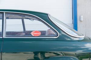 Image 24/83 of Alfa Romeo Giulia GT 1300 Junior (1968)