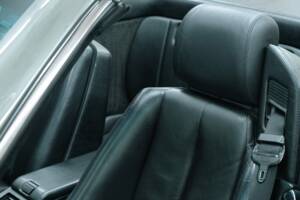 Image 46/50 of Mercedes-Benz SL 500 (1994)
