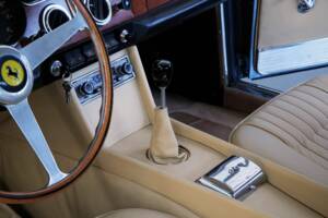 Image 24/50 of Ferrari 330 GT 2+2 (1964)