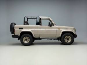 Image 1/24 of Toyota Land Cruiser LJ73 (1991)