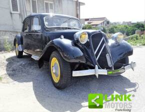 Image 2/10 of Citroën Traction Avant 11 B (1952)