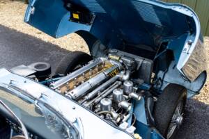Image 40/46 de Jaguar E-Type "Lightweight" (1963)