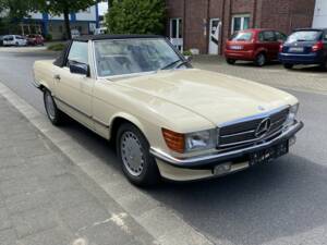 Image 9/31 of Mercedes-Benz 560 SL (1986)